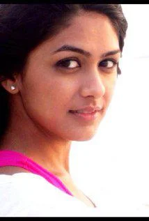 Мрунал Тхакур