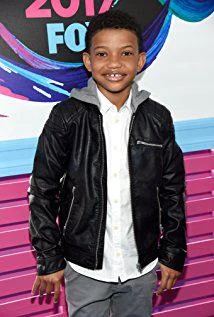 Лонни Чевис